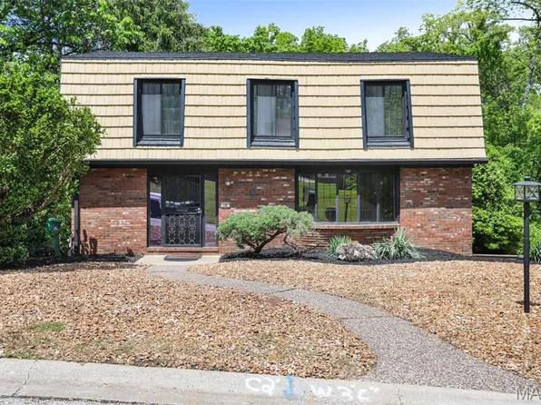 28 French Quarter, Belleville, IL 62223