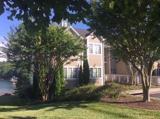 335 S Pointe Shore Dr, Moneta, VA