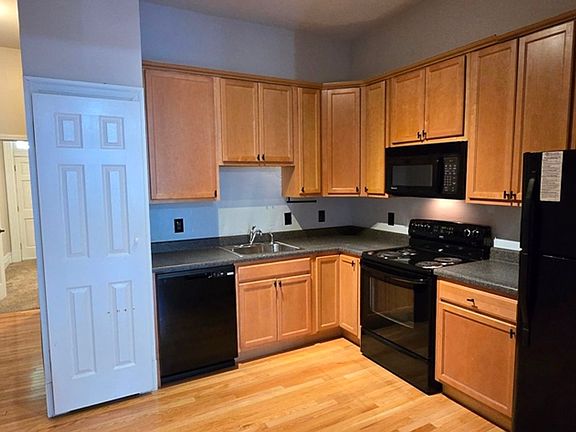 3rd image of 2722-2724 Salena St #2722