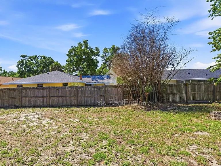 7326 Wethersfield Dr — Photo 34