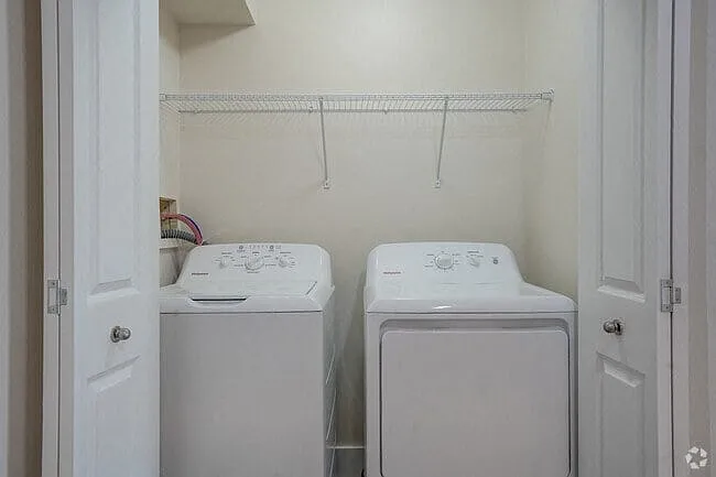 Golfview Apartments — Photo 7