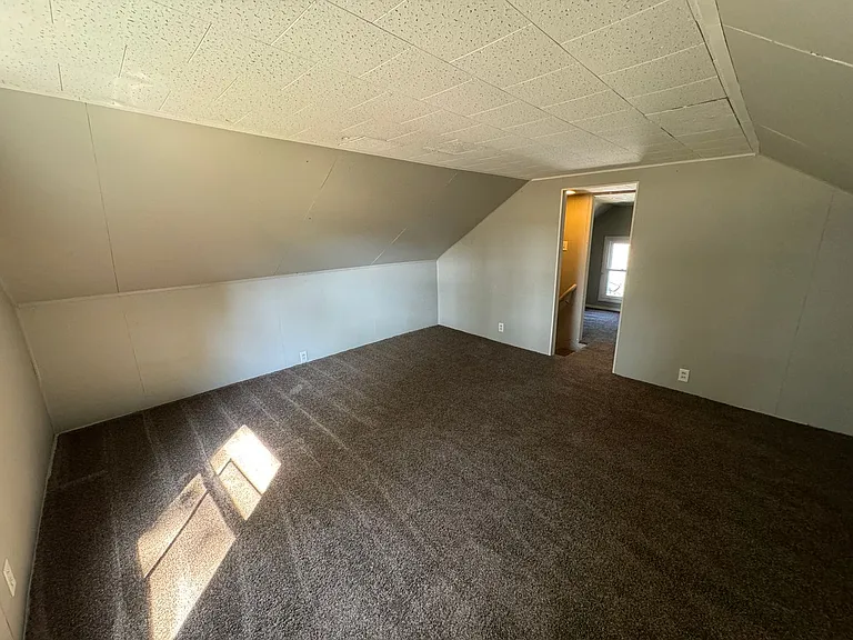 904 E Elkhart St — Photo 14