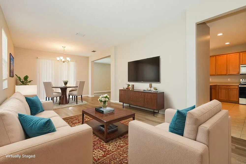 4 bed, 2.5 bath, 2754 sqft, $3,790 — Photo 4