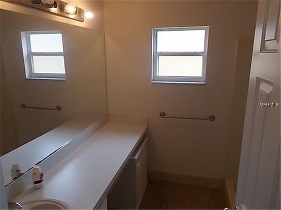 3rd image of 1042 Darlington Ct
