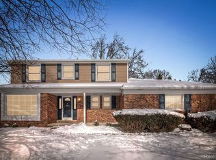 41546 Ladywood Ct, Northville, MI 48168