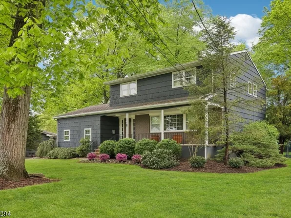 8 Howland Cir, West Caldwell Twp., NJ 07006