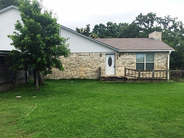 1st image of 900 Carter Dr