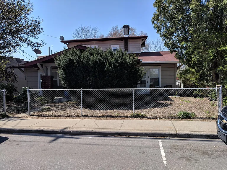 814 Haywood Rd #4 — Photo 1