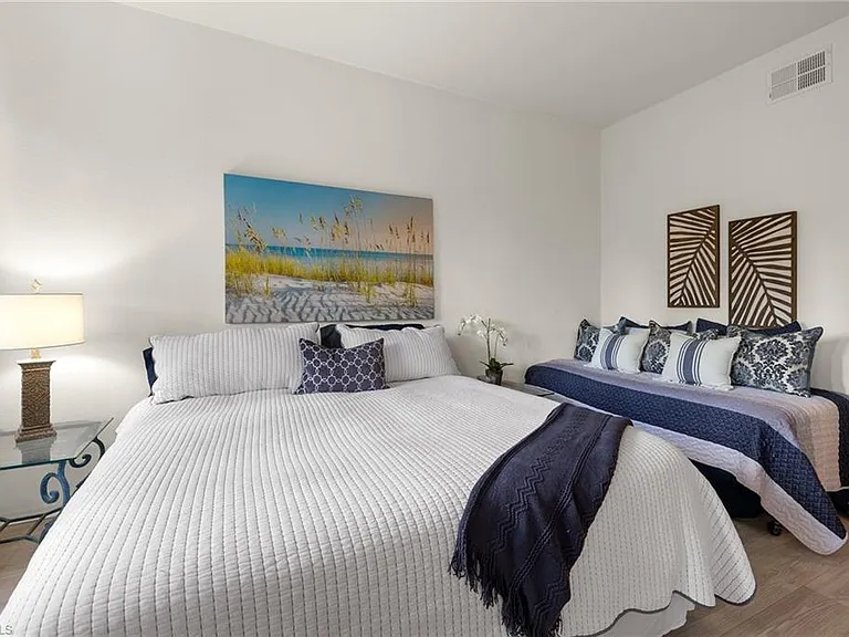 9050 Las Maderas Dr #101 — Photo 7
