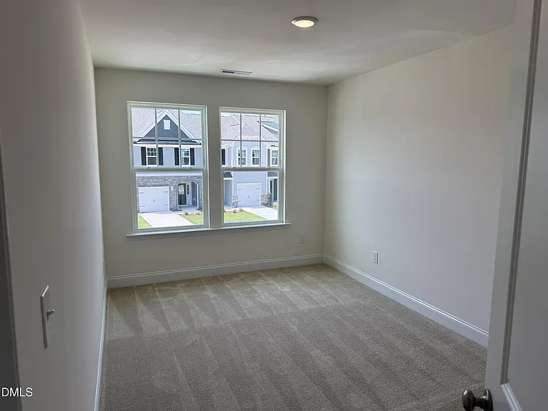 825 Kensley Grove Ln — Photo 16