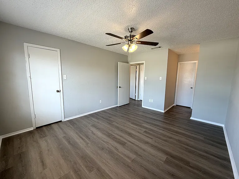 4233 Madera Rd #4 — Photo 12