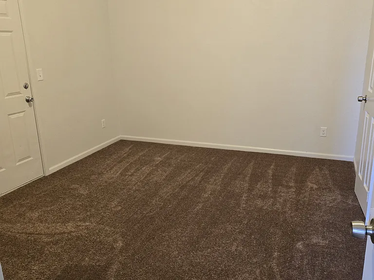 5742 Myrtle Ave — Photo 7