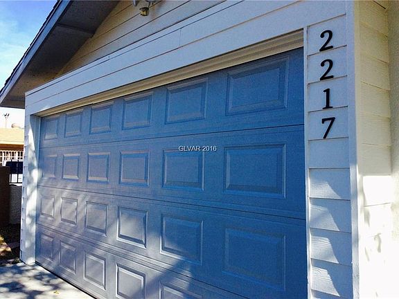 2nd image of 2217 Las Verdes St