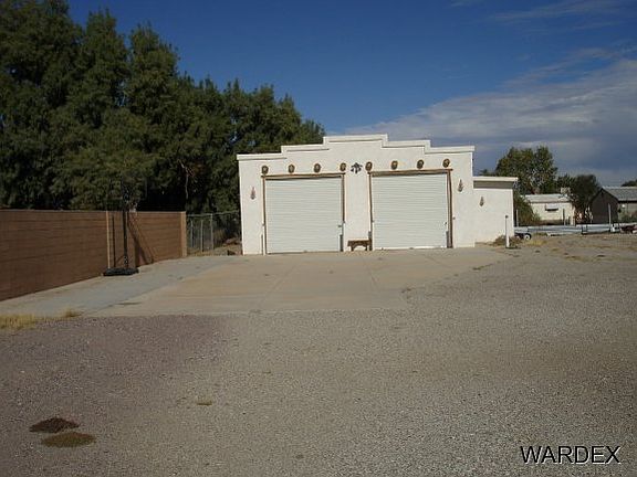 3rd image of 1261 E Levee Dr