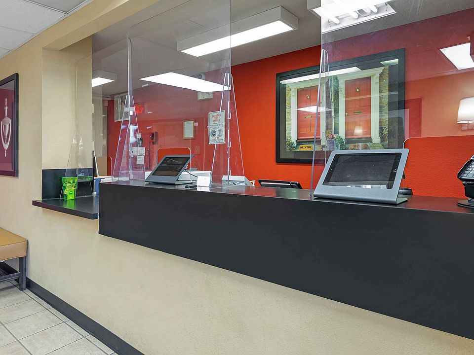 Lobby and Guest Check-in