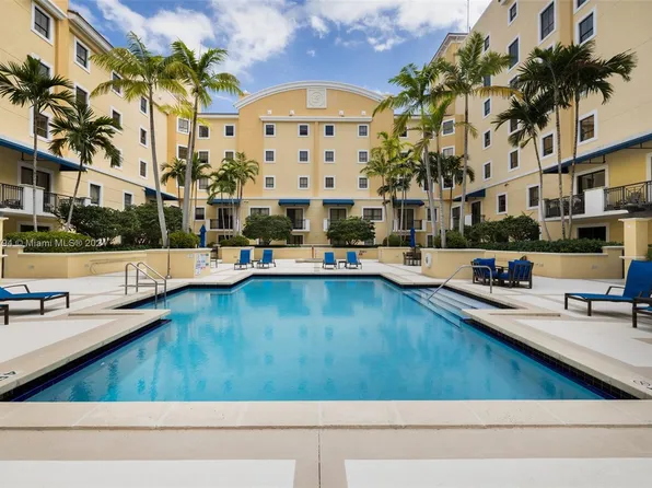 8395 SW 73rd Ave APT 706, Miami, FL 33143