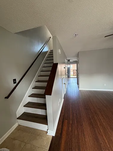102 Brandywine Dr NE Photo 1