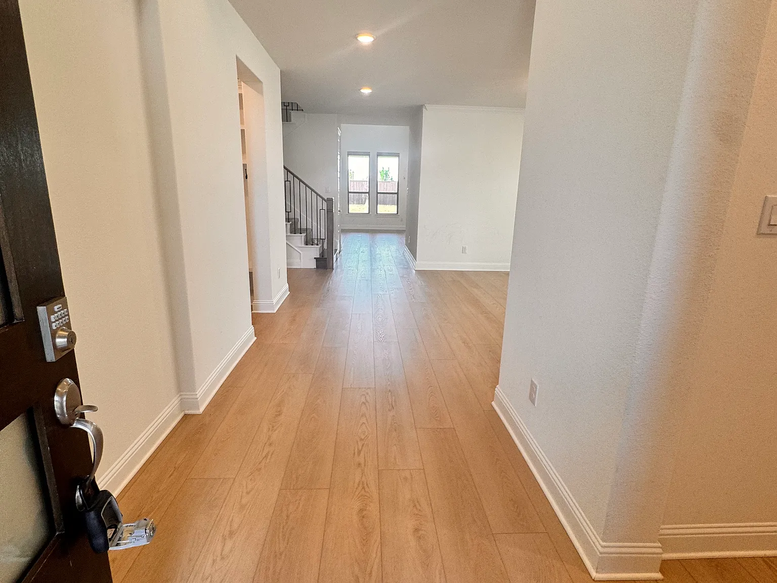 4 bed, 3483 sqft, $3,495 — Photo 3