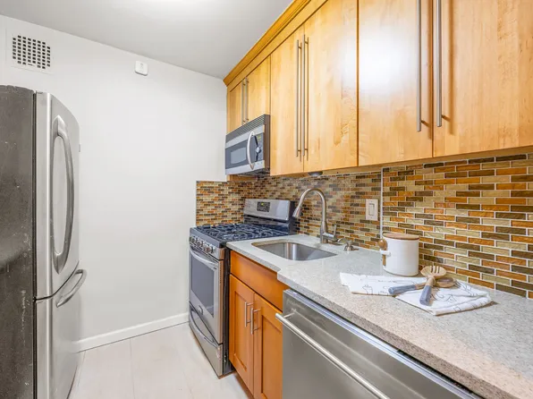 155 West 68th Street image 12 of 14