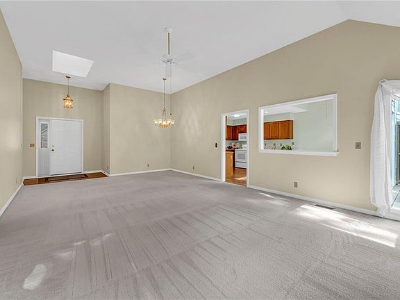 3rd image of 7009 W 157th Ter