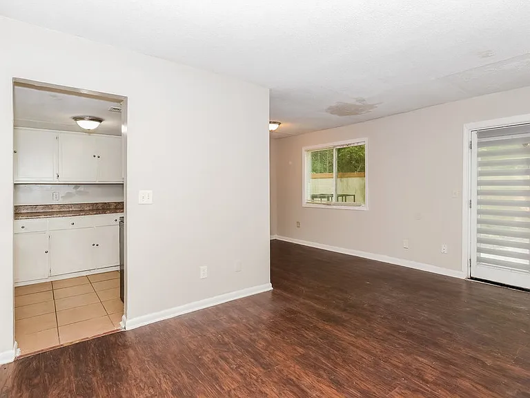 3419 Cobbs Ferry Dr — Photo 5