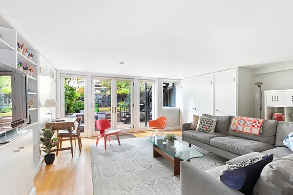 Sold by Compass | media 20