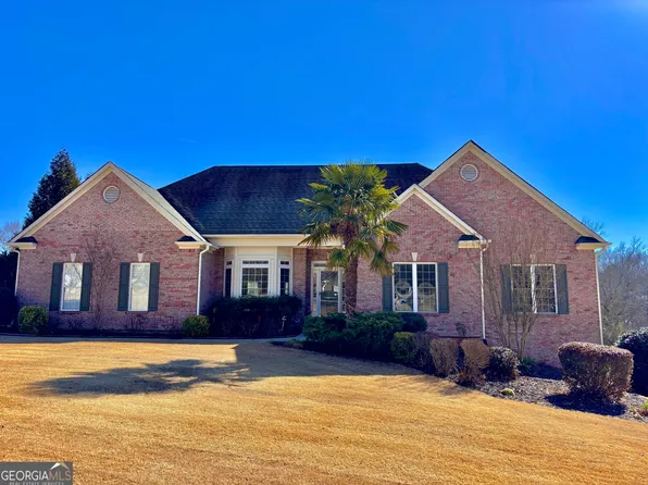 932 Cruce Lake Dr, Hoschton, GA 30548