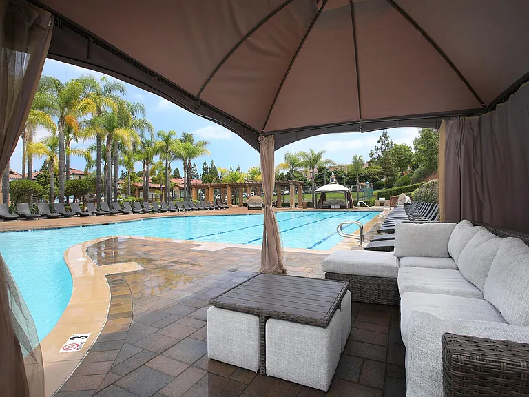 MODERN POOL ACCESSORIES AT PROMINENCE APARTMENTS