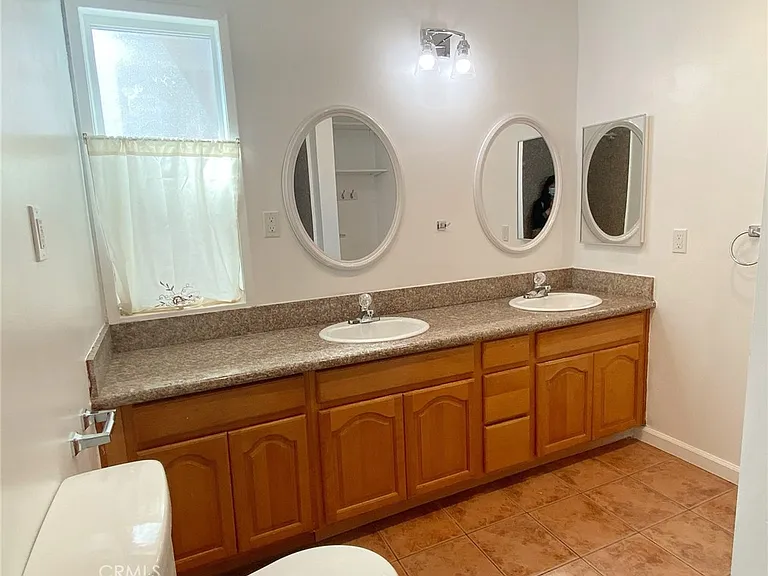 11125 Freer St #B — Photo 9