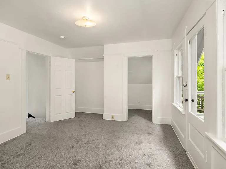 2031 Eastlake Ave E — Photo 11