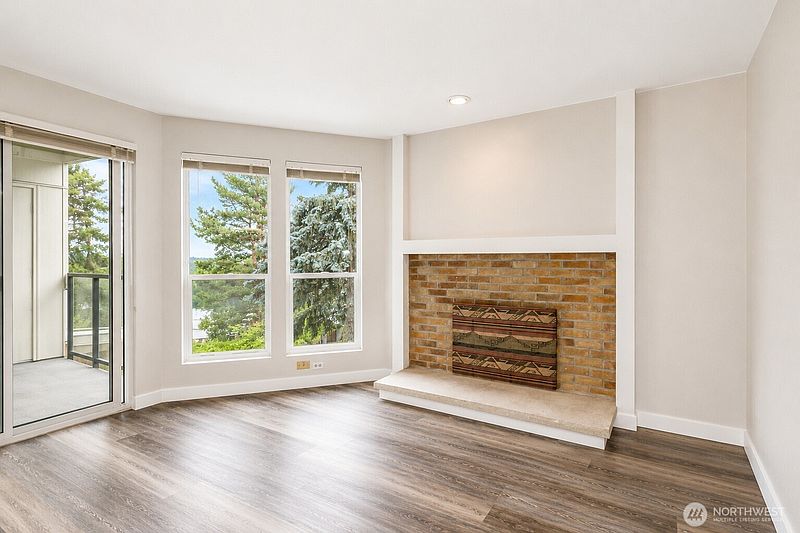 2nd image of 15209 Sunwood Boulevard #B36