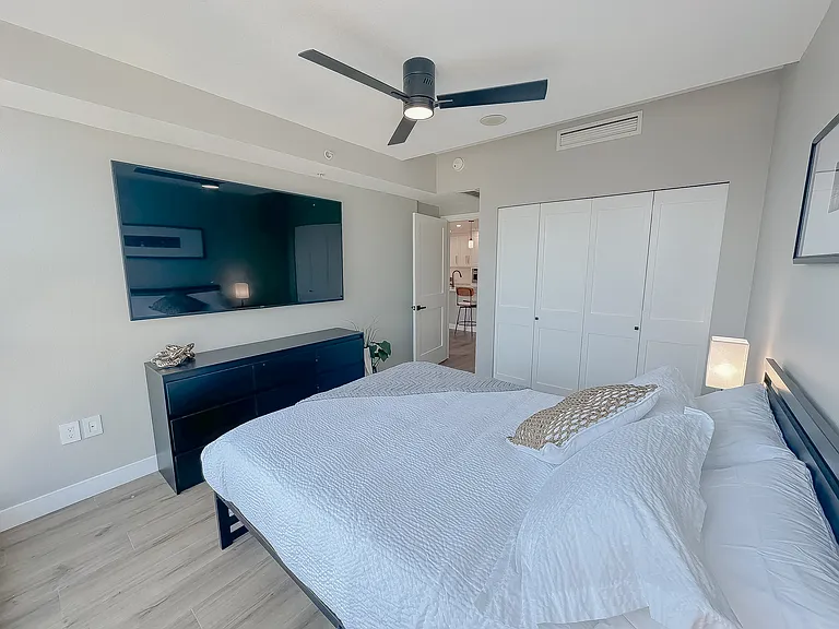 300 W Beech St #2202 — Photo 29