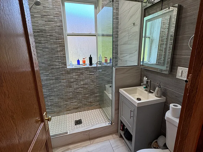 817 N Maplewood Ave #1F — Photo 7