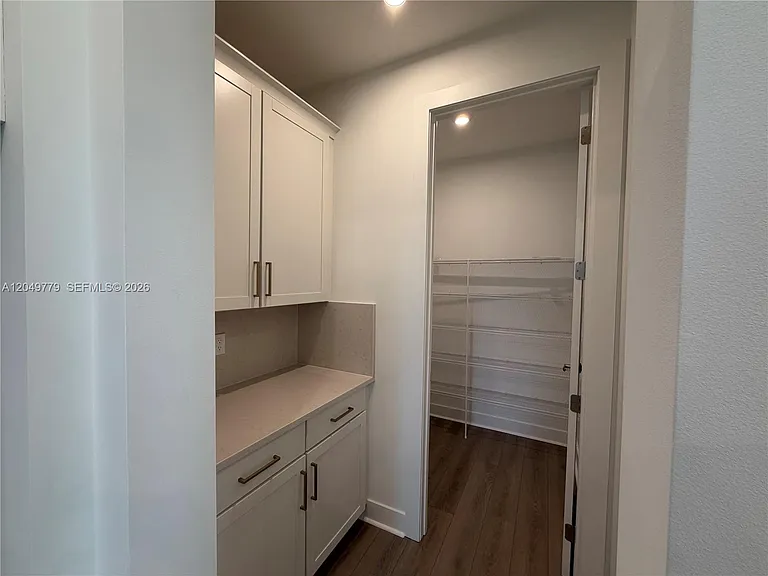 881 SW Bushel Trl — Photo 8
