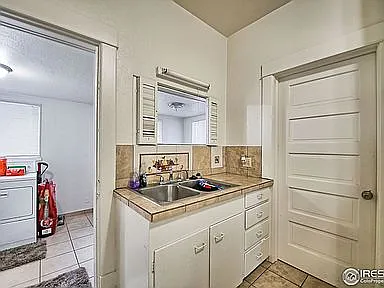 2 bed, 1100 sqft, $1,400 — Photo 4