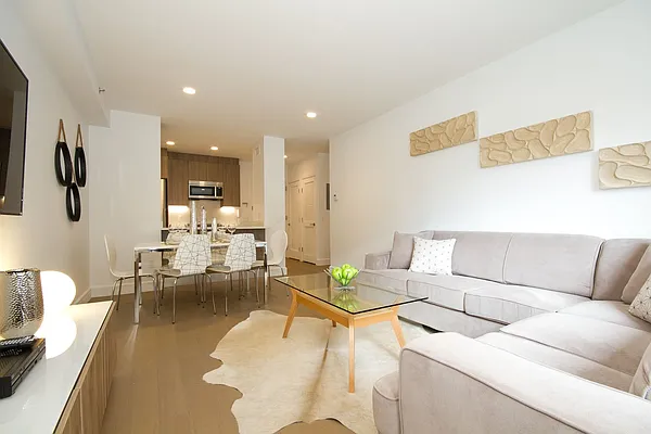 Rented by Bedrose | media 35