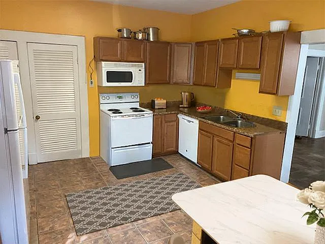 601 W Riverside Ave — Photo 6