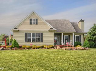 2088 Fawn Glen Cir, Lapeer, MI 48446