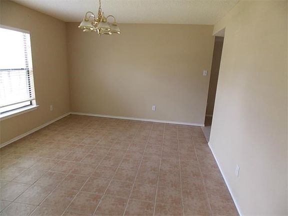 Dining Area - Hard Tiled