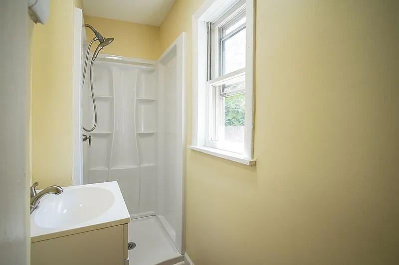 2 bed, 1.0 bath, $1,450 — Photo 4