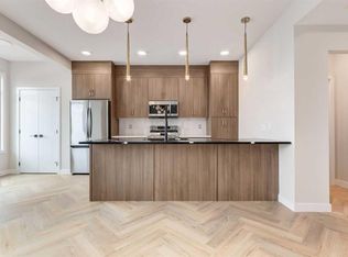 466 N River Ave, Cochrane, AB T4C2C1