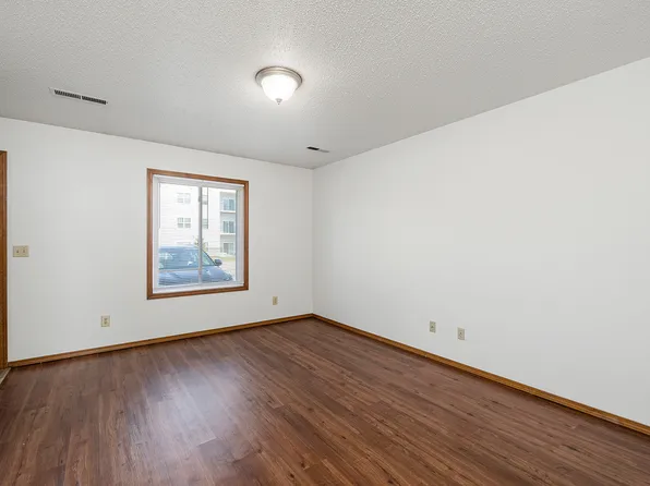 1207 N Main St #A, Nixa, MO 65714