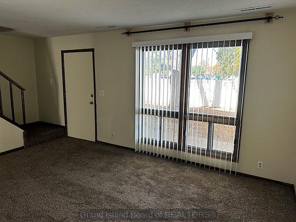 3rd image of 210 Piper St APT 3