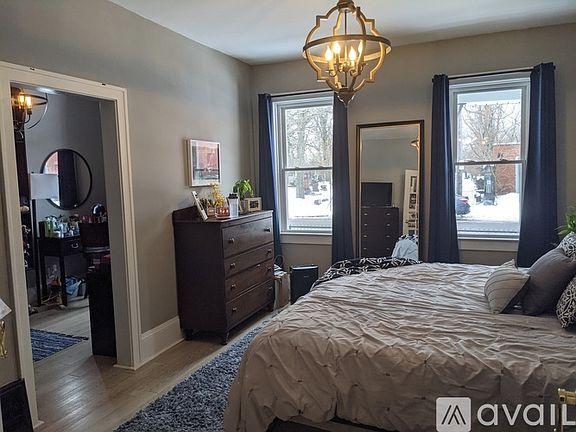 3rd image of 3228 Monroe Ave #1