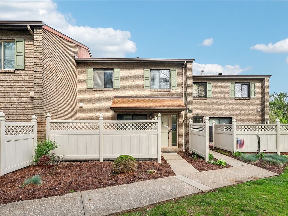 1st image of 202 Williamsburg Ln #202