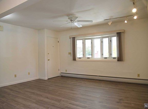 4th image of 77 Trudy Dr Floor 1