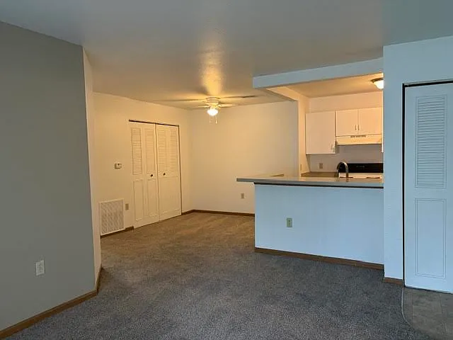 3 bed, $1,249 — Photo 4