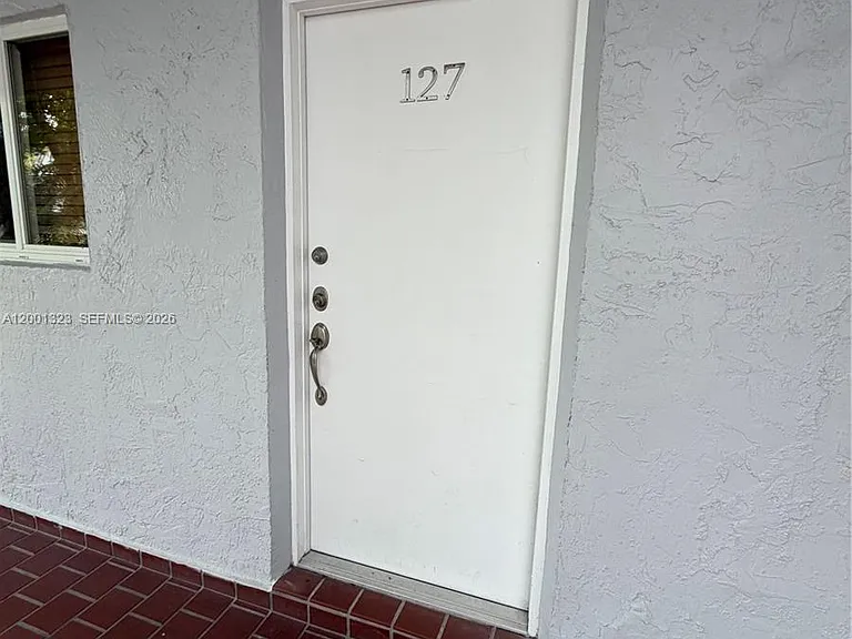 100 Edgewater Dr #127 — Photo 4