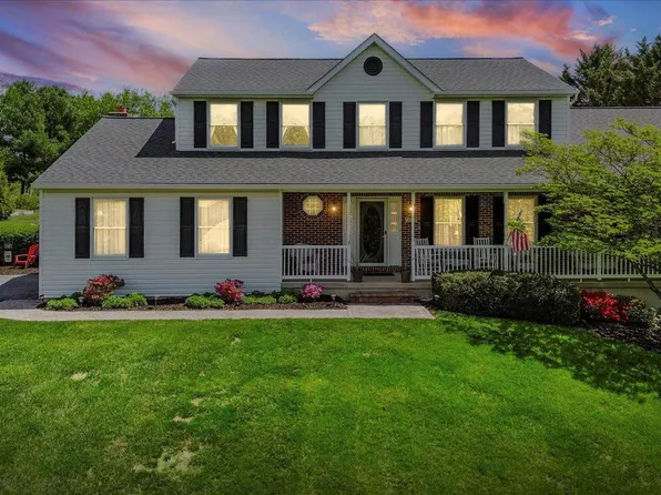 4465 Monument Dr, Sykesville, MD 21784