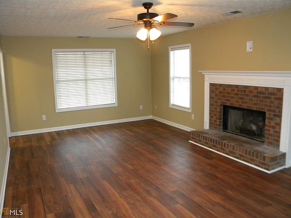4th image of 339 Waterfront Dr